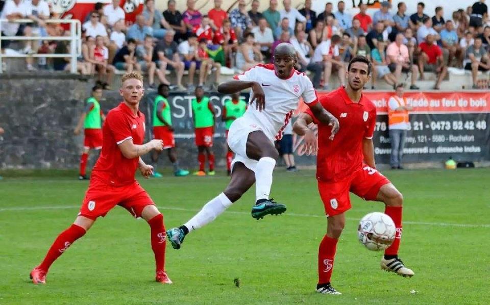 阿贾克斯欧冠征途：从辉煌到挣扎的跌宕之路